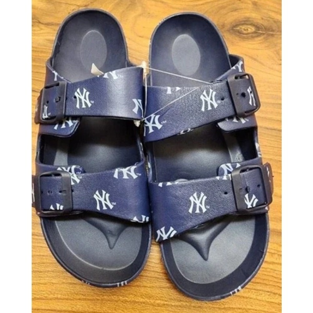 New York Yankees Womens Double Buckle Rubber Mini Logo Sandals XL 11-12 Blue
